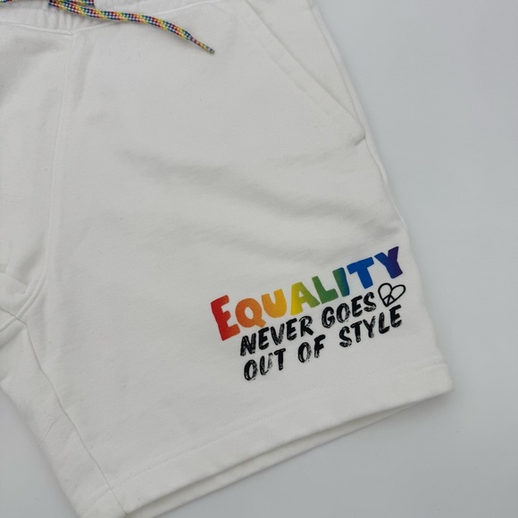 Levi’s Pride “Equality Never Goes Out of Style” Shorts - Size Small - Unisex - Picture 2 of 8